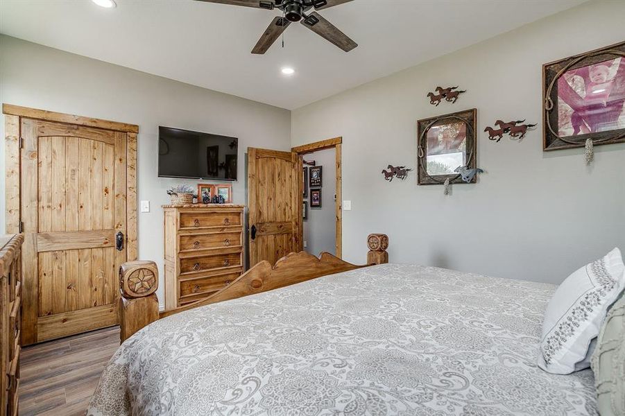 Furnished interior view inside a new home in , Blum (Image 35).