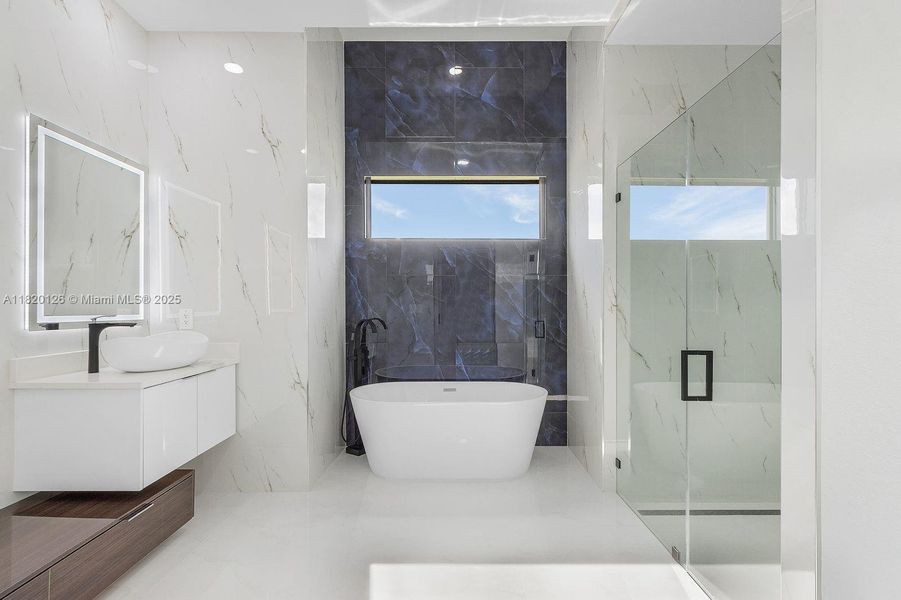 Furnished interior view inside a new home in , Cape Coral (Image 36).