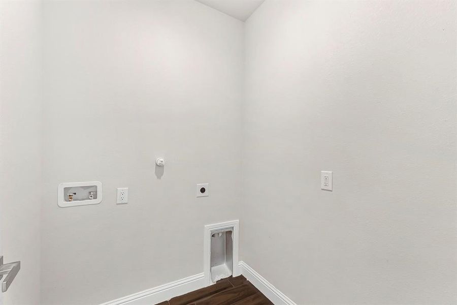 Spacious, unfurnished interior of a new home in , Granbury (Image 10). Spacious, unfurnished interior of a new home in , Granbury (Image 10).