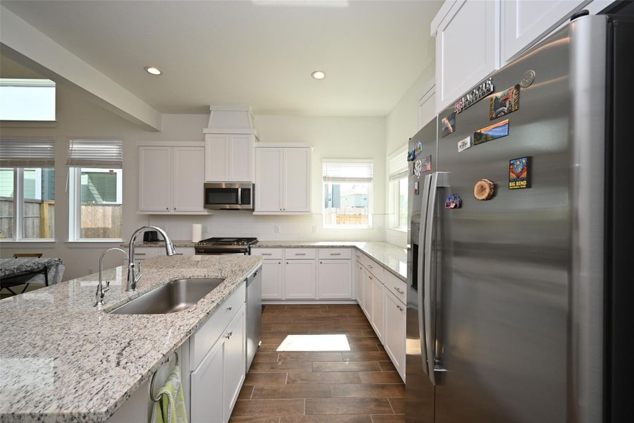 Furnished interior view inside a new home in , Missouri City (Image 9).