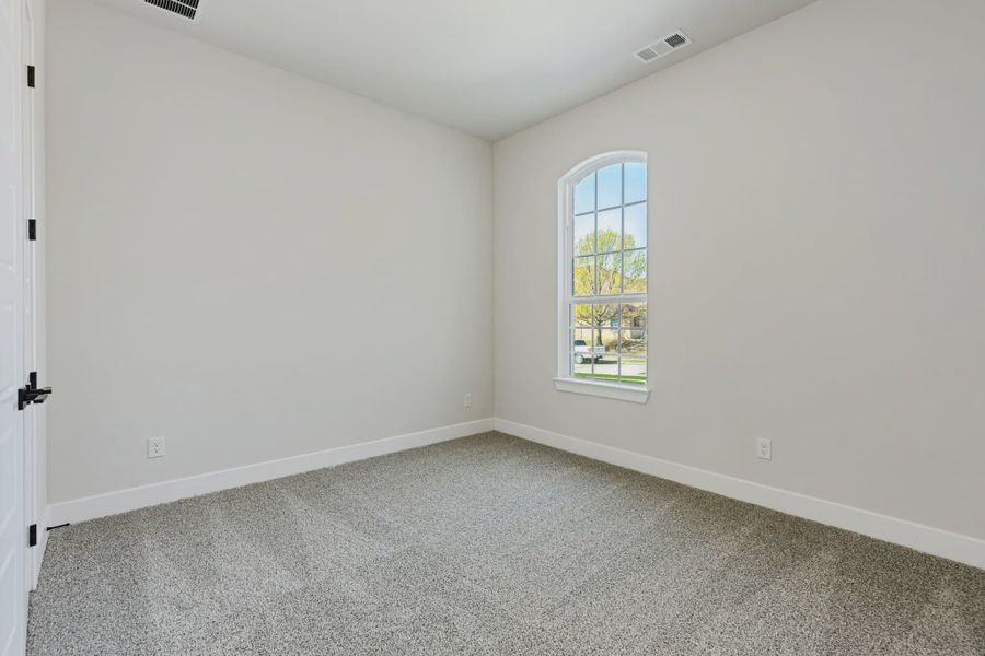 Image 22 of a home in Lakeview Heights.