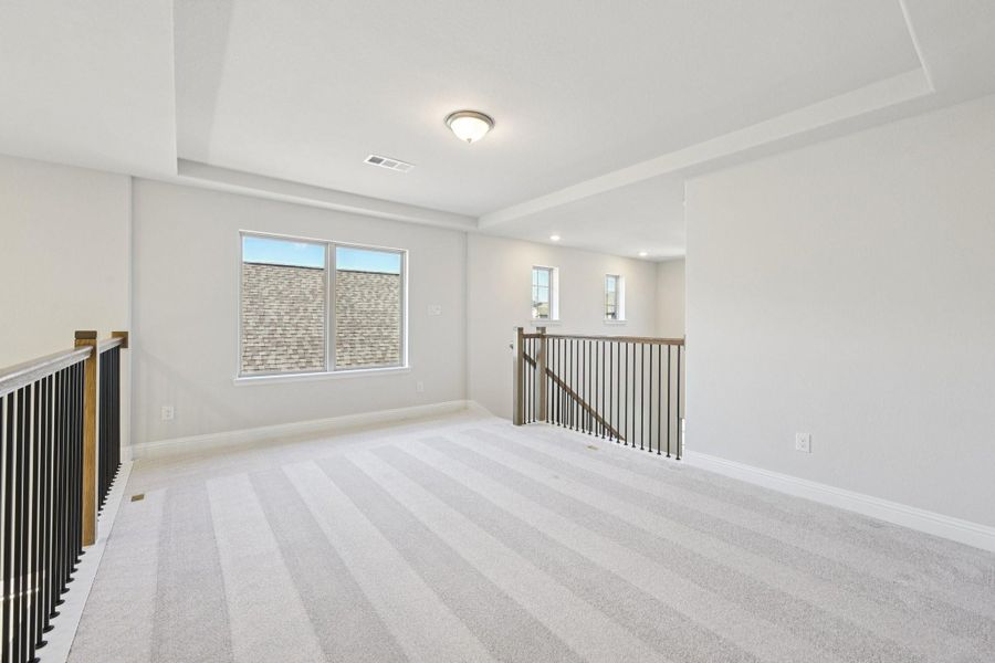 Spacious, unfurnished interior of a new home in Evergreen 40', Conroe (Image 41).