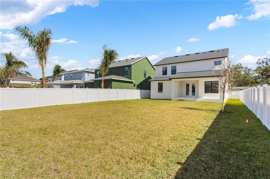 Exterior details and patio area of a home in , Tampa (Image 4).