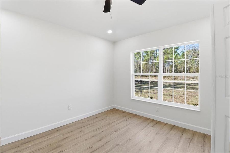 Spacious, unfurnished interior of a new home in , Weeki Wachee (Image 19).