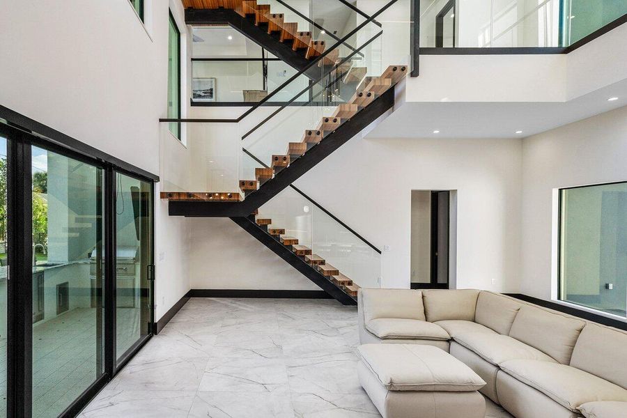 Spacious, unfurnished interior of a new home in , Juno Beach (Image 22).