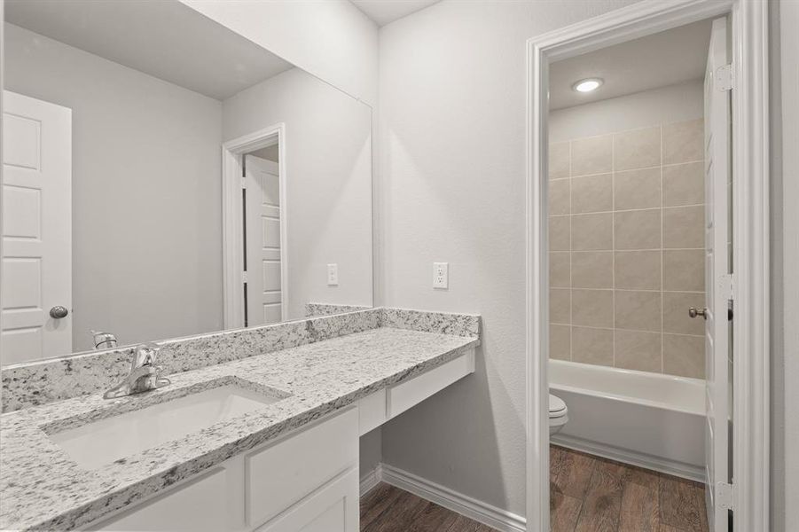 Furnished interior view inside a new home in Rocky Creek Crossing, Fort Worth (Image 7). Furnished interior view inside a new home in Rocky Creek Crossing, Fort Worth (Image 7).