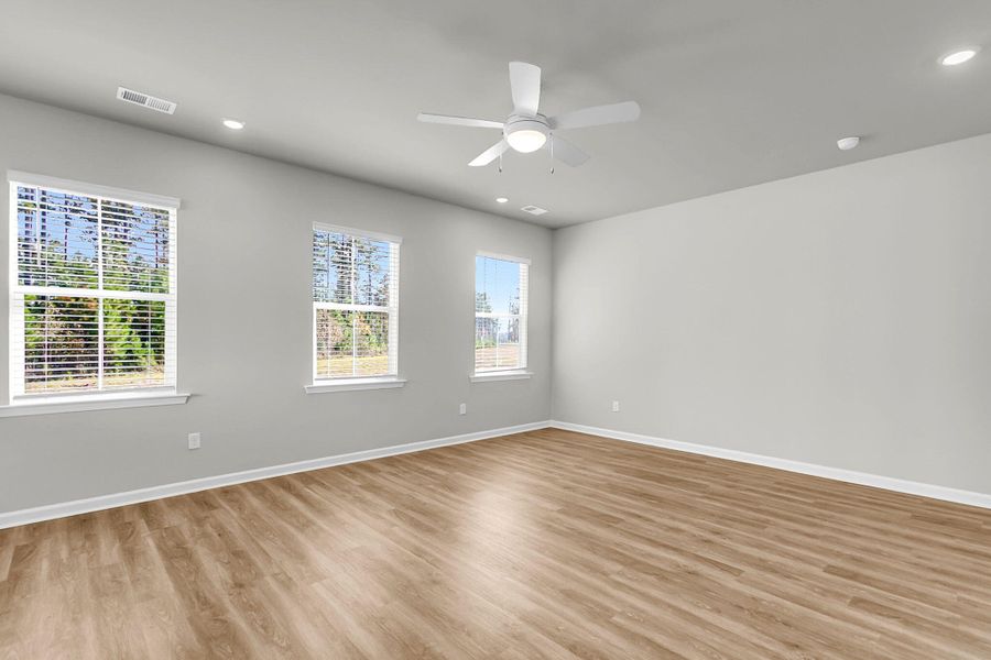 Spacious, unfurnished interior of a new home in Wildcat Chase, Summerville (Image 22).