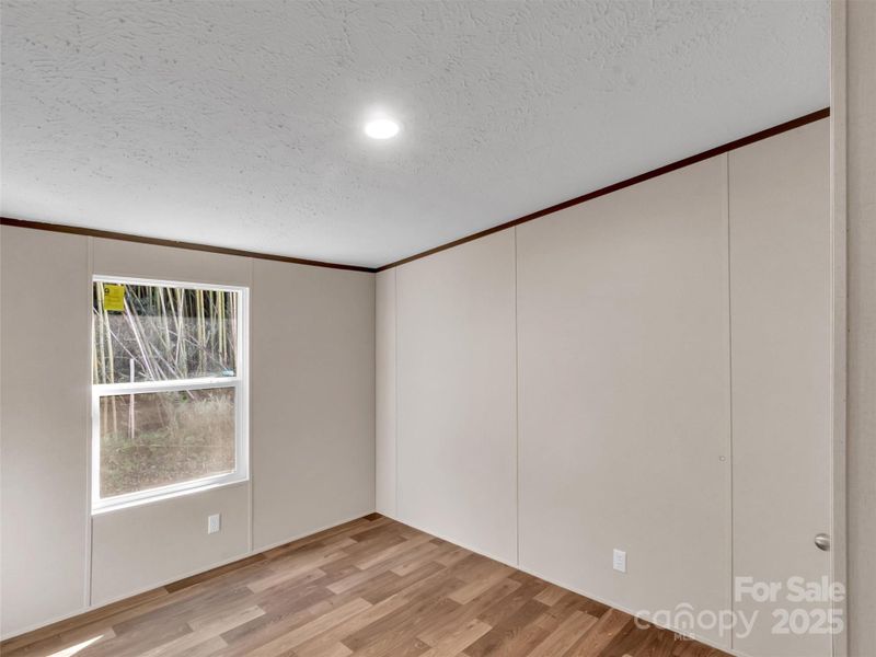 Spacious, unfurnished interior of a new home in , Waynesville (Image 27).