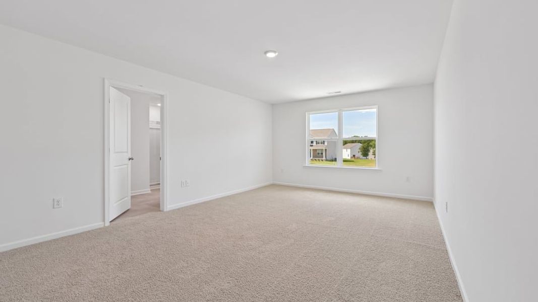 Spacious, unfurnished interior of a new home in Mason Ridge, Spring Lake (Image 24).