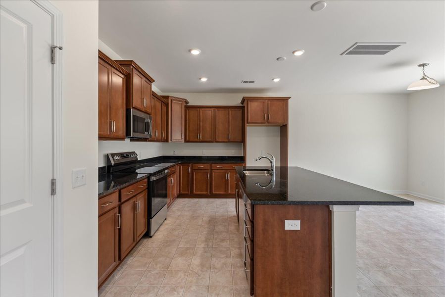 Furnished interior view inside a new home in Oakley Pointe, Moncks Corner (Image 10).