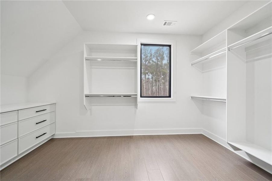 Spacious, unfurnished interior of a new home in , Auburn (Image 30).