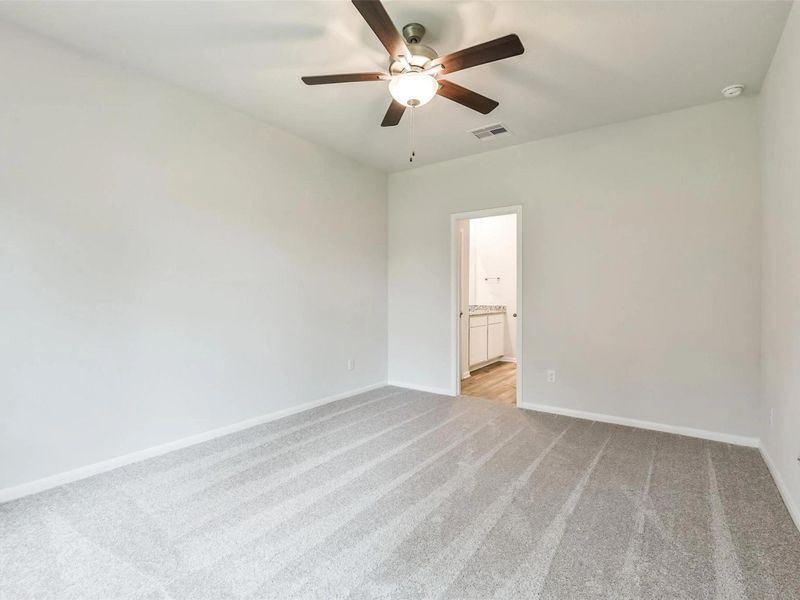 Spacious, unfurnished interior of a new home in Caney Creek Place, Conroe (Image 25). Spacious, unfurnished interior of a new home in Caney Creek Place, Conroe (Image 25).