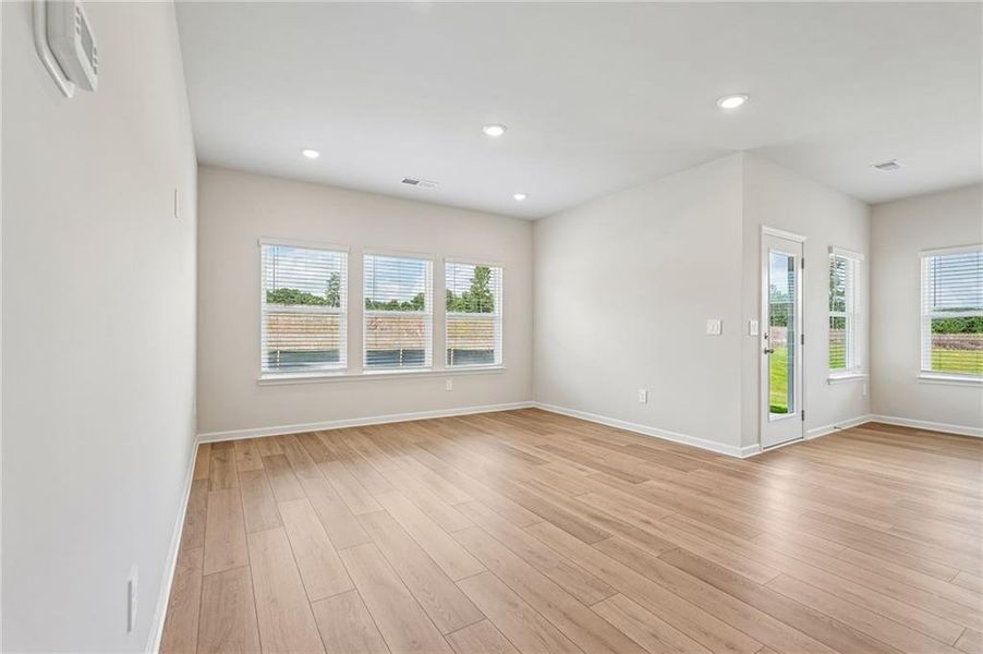 Spacious, unfurnished interior of a new home in Northwoods at Mirror Lake, Villa Rica (Image 46).