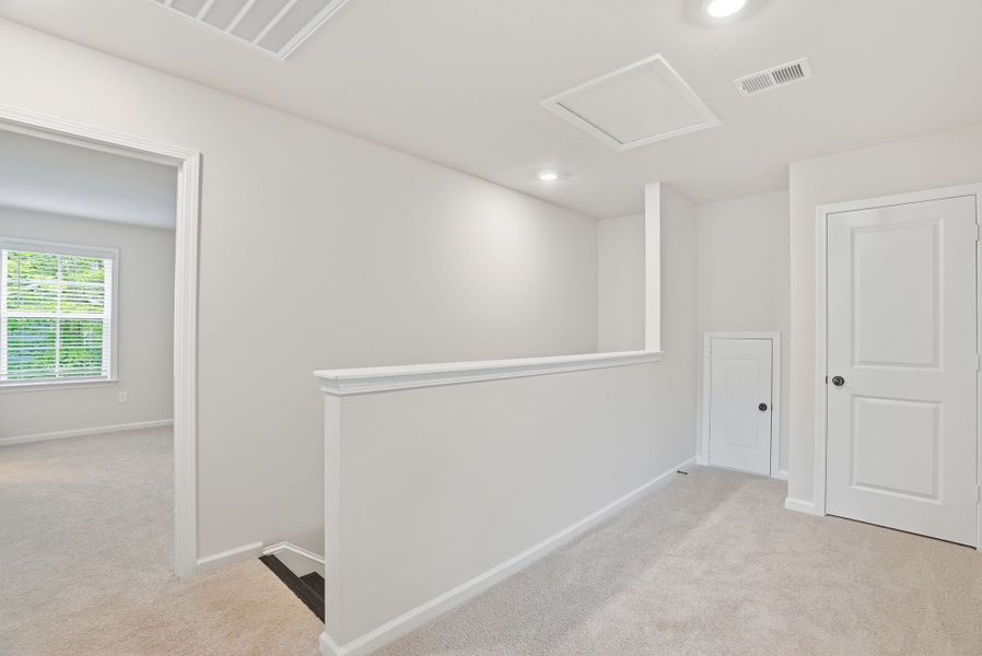 Spacious, unfurnished interior of a new home in Broadway Lake, Anderson (Image 31). Spacious, unfurnished interior of a new home in Broadway Lake, Anderson (Image 31).