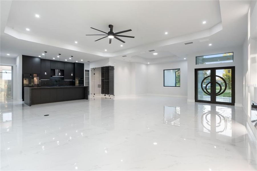 Spacious, unfurnished interior of a new home in , Weeki Wachee (Image 50).