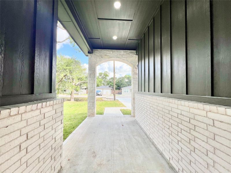 Exterior details and patio area of a home in , Santa Fe (Image 32).