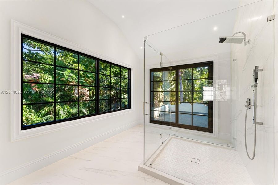 Spacious, unfurnished interior of a new home in , Miami (Image 37).