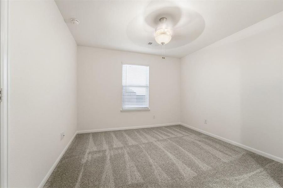 Spacious, unfurnished interior of a new home in Green Meadows, Celina (Image 16).