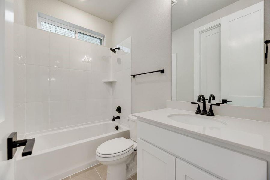 Furnished interior view inside a new home in Walton Ridge, Corinth (Image 10).