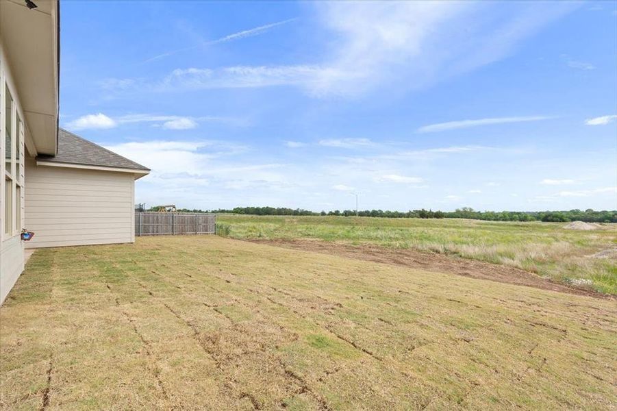 Exterior details and patio area of a home in , Riesel (Image 3).