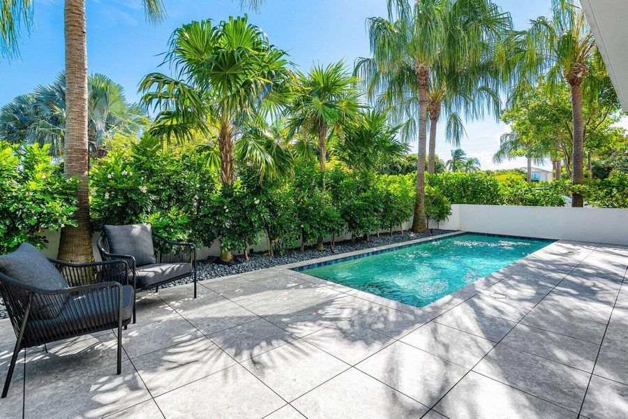 033-914PalmTrail-DelrayBeach-FL-33483-SM