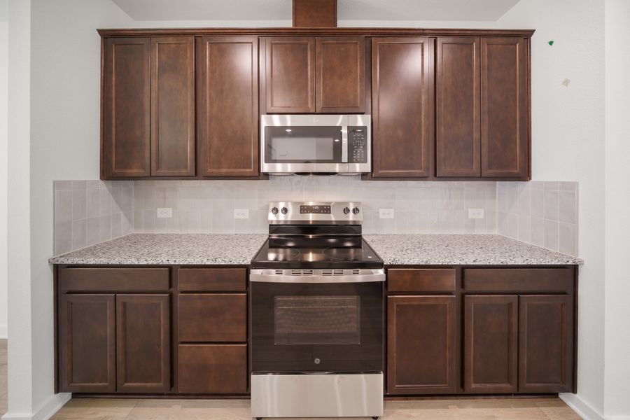 Furnished interior view inside a new home in Highland Oaks, Tyler (Image 4).