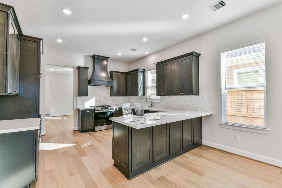 Furnished interior view inside a new home in Pearland Old Townsite, Pearland (Image 5).