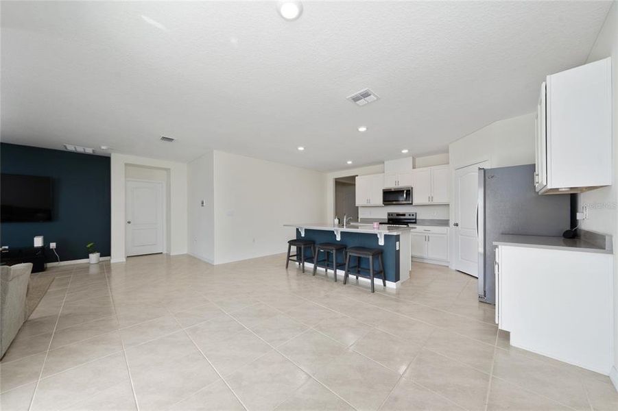 Furnished interior view inside a new home in , Umatilla (Image 18).
