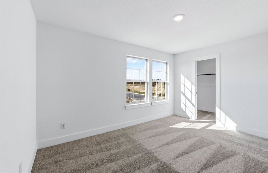 Spacious, unfurnished interior of a new home in Saddleback at Santa Rita Ranch, Liberty Hill (Image 29).
