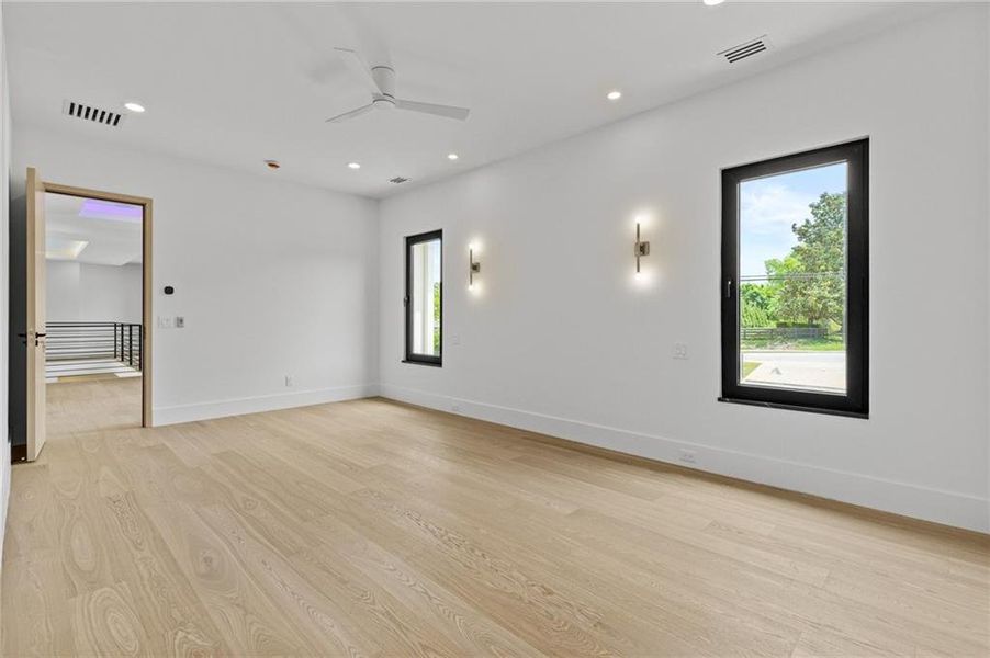 Spacious, unfurnished interior of a new home in , Sugar Hill (Image 67).