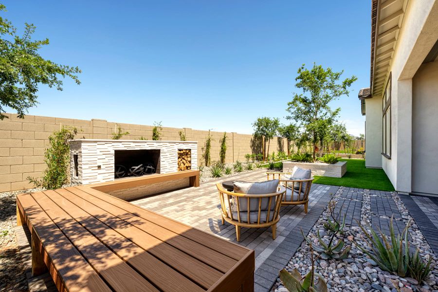 Representative exterior details of a home built from the Pecan Plan 60-4 by Tri Pointe Homes in Blossom Rock, Apache Junction (Image 3).