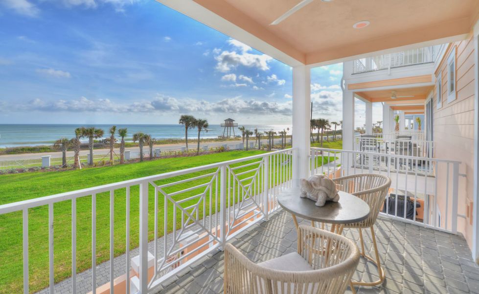 Exterior details and patio area of a home in Verona Oceanside, Ormond Beach (Image 4).