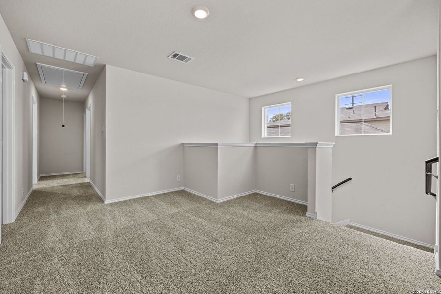 Spacious, unfurnished interior of a new home in Redbird Ranch, San Antonio (Image 22).