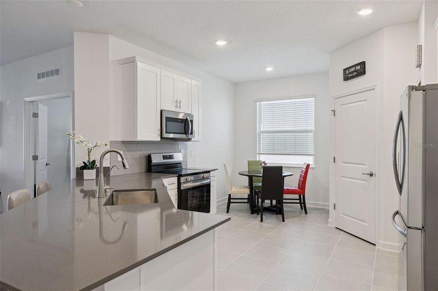 Furnished interior view inside a new home in Tohoqua, Kissimmee (Image 11). Furnished interior view inside a new home in Tohoqua, Kissimmee (Image 11).