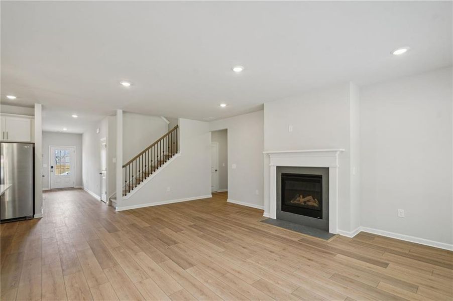 Spacious, unfurnished interior of a new home in Westmont Preserve, Powder Springs (Image 27).