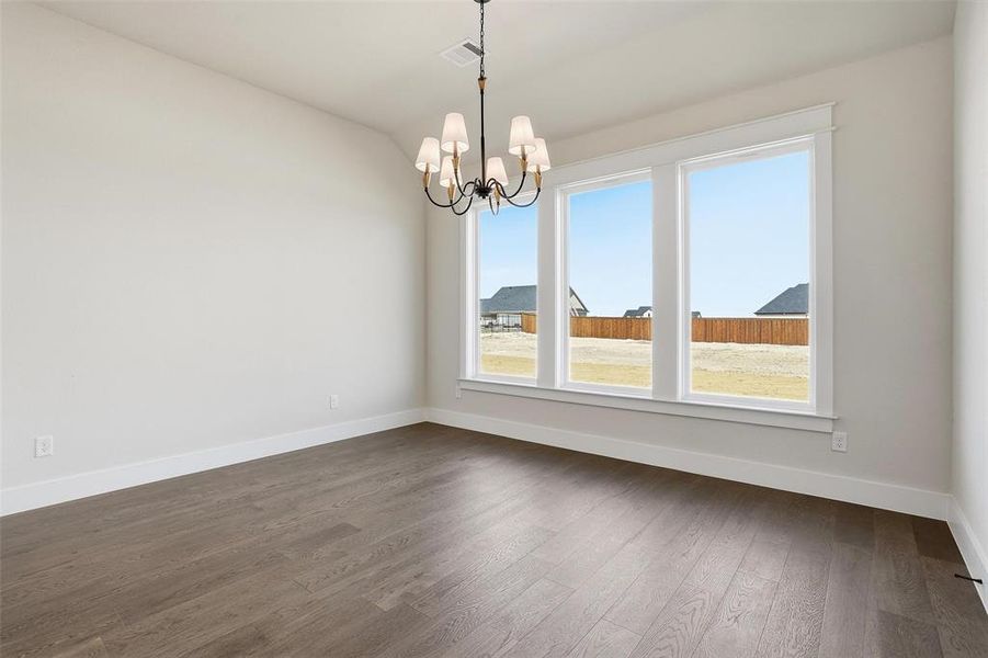 Spacious, unfurnished interior of a new home in Aledo Heights - Aledo ISD, Aledo (Image 31).