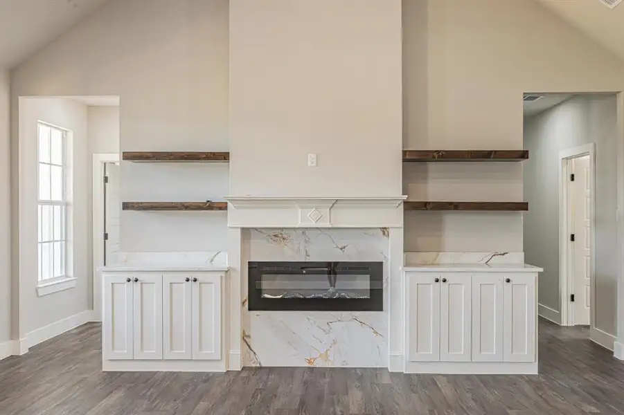 Furnished interior view inside a new home in , Alvarado (Image 4).