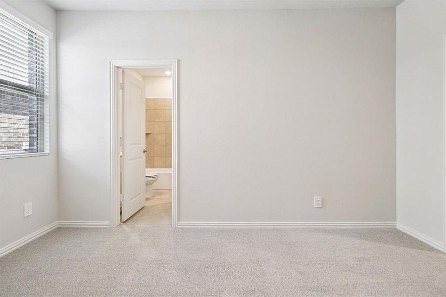 Spacious, unfurnished interior of a new home in Lakehaven - Premier Series, Farmersville (Image 18).