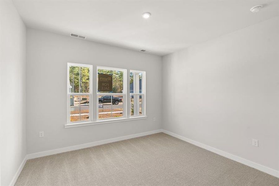 Spacious, unfurnished interior of a new home in Lakes at Riverbend Single Family Homes, Navassa (Image 10).