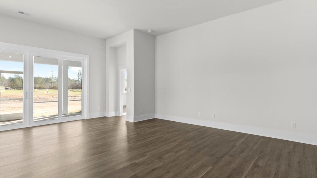Spacious, unfurnished interior of a new home in Indigo Preserve, Leland (Image 16).