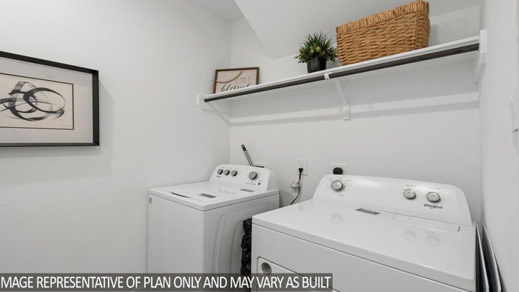Furnished interior view inside a new home in Silverthorne, Conroe (Image 17).