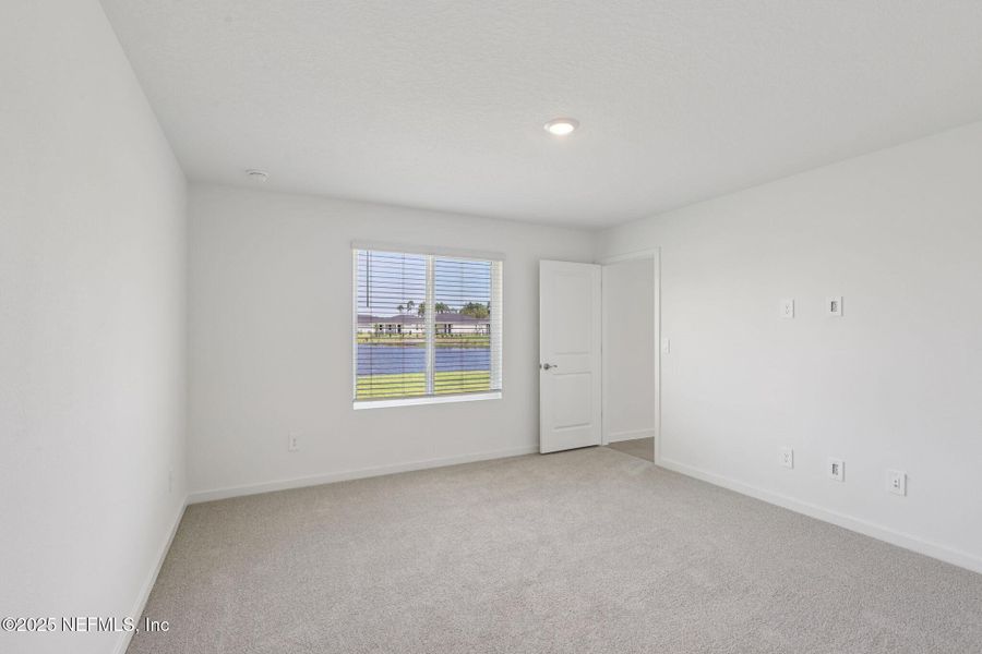 Spacious, unfurnished interior of a new home in Kings Preserve, Jacksonville (Image 22).