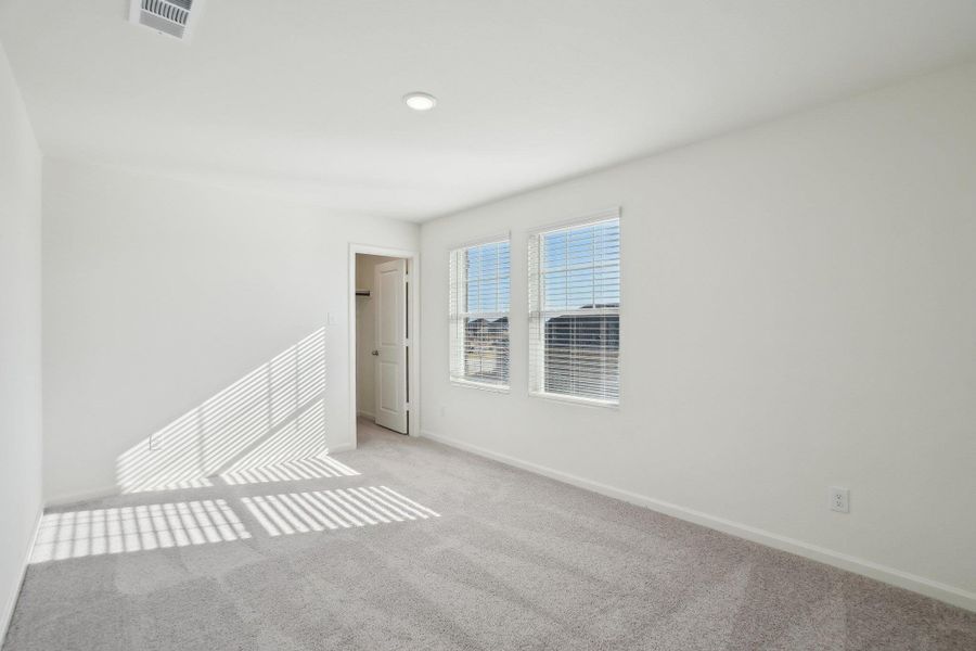 Spacious, unfurnished interior of a new home in Sunset Oaks, Maxwell (Image 17).