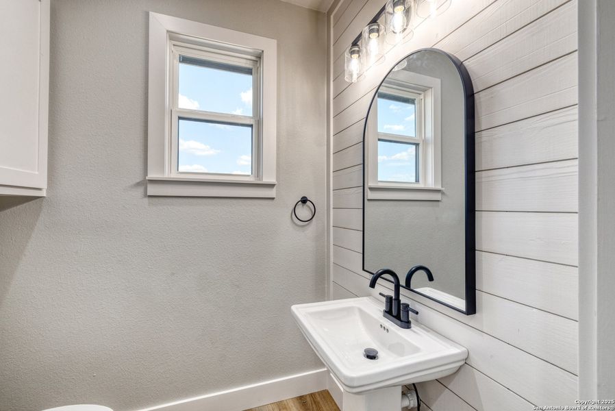 Image 37 of a home in .