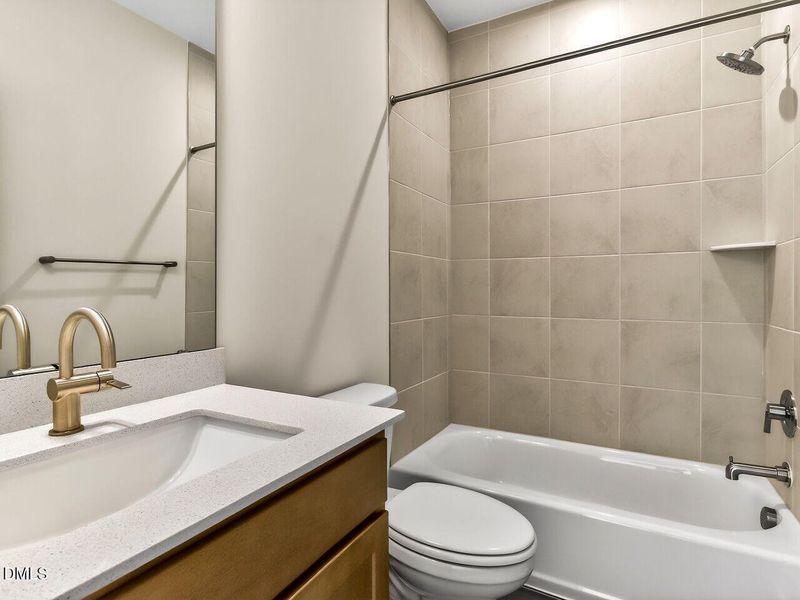 013-1280x960-bedroom-2-bath 013-1280x960-bedroom-2-bath