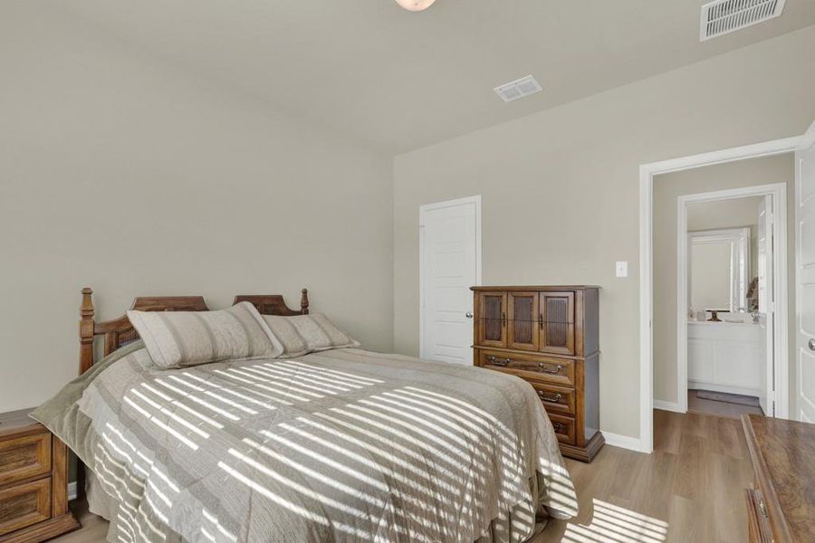 Furnished interior view inside a new home in Greenspoint Heights, Seguin (Image 18). Furnished interior view inside a new home in Greenspoint Heights, Seguin (Image 18).