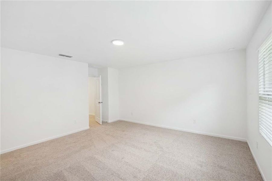 Spacious, unfurnished interior of a new home in Eastlyn Crossing, Flowery Branch (Image 14). Spacious, unfurnished interior of a new home in Eastlyn Crossing, Flowery Branch (Image 14).