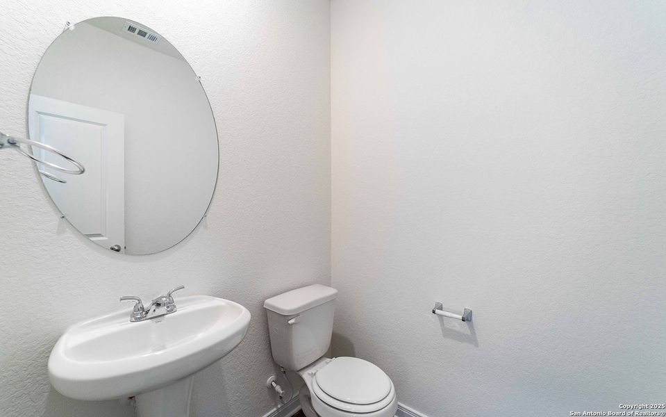 Image 17 of a home in Hickory Ridge.