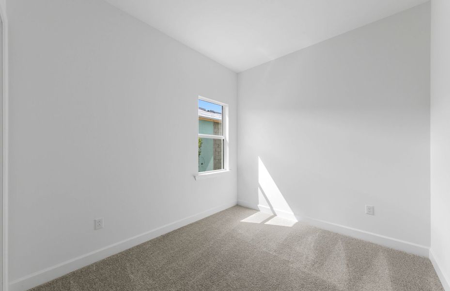 Spacious, unfurnished interior of a new home in TerraWalk at Babcock Ranch, Alva (Image 17).