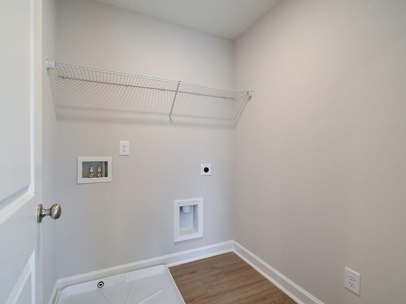 Spacious, unfurnished interior of a new home in Cherokee Township, Acworth (Image 21).